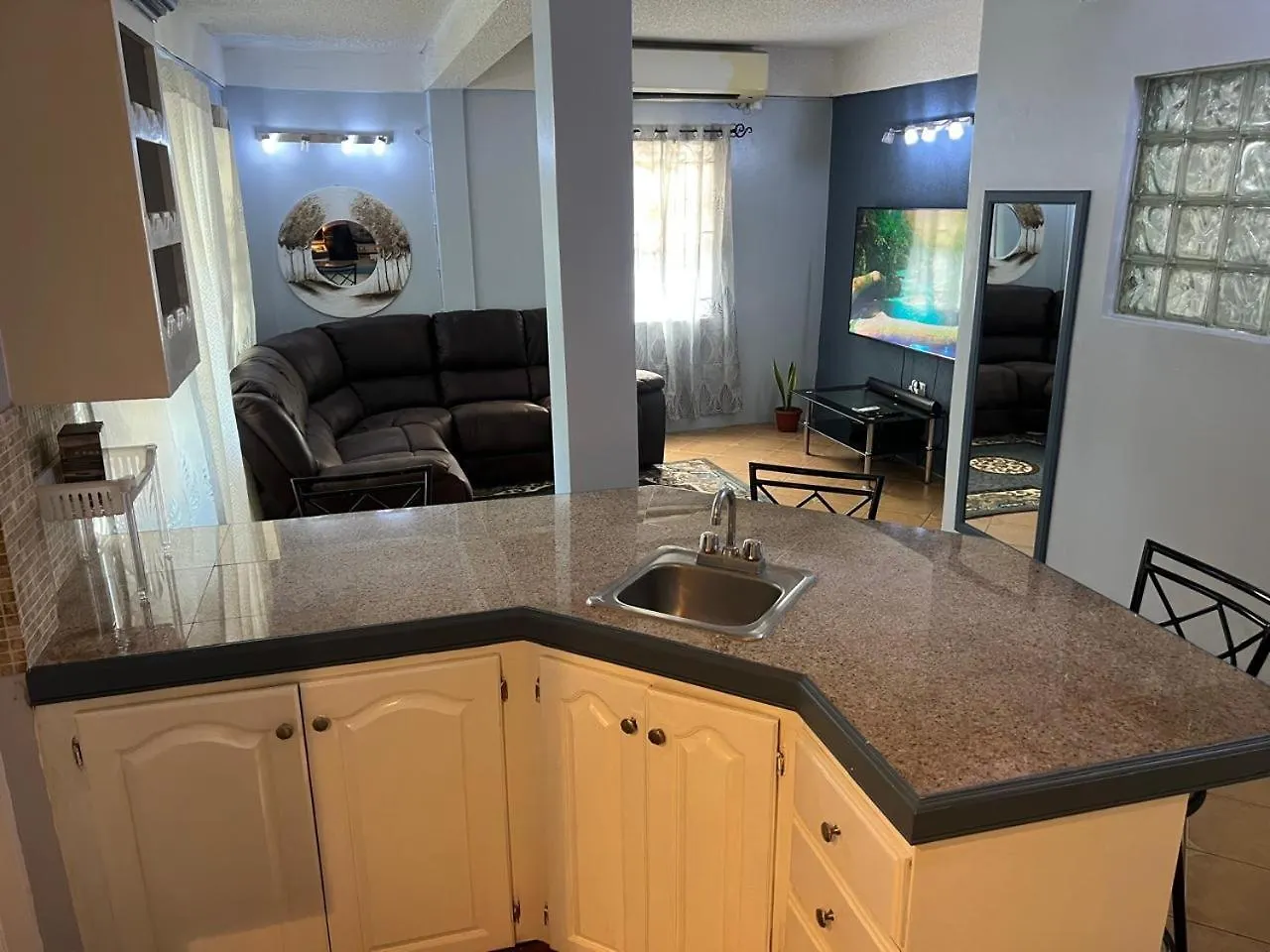 The Lime Suite Apt #2 Apartment